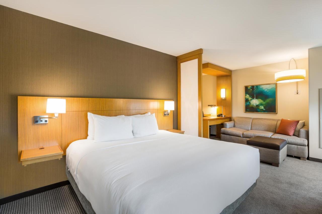 ไฮแอท เพลซ แฮมป์ตัน คอนเวนชั่น เซ็นเตอร์ Hotel ภายนอก รูปภาพ